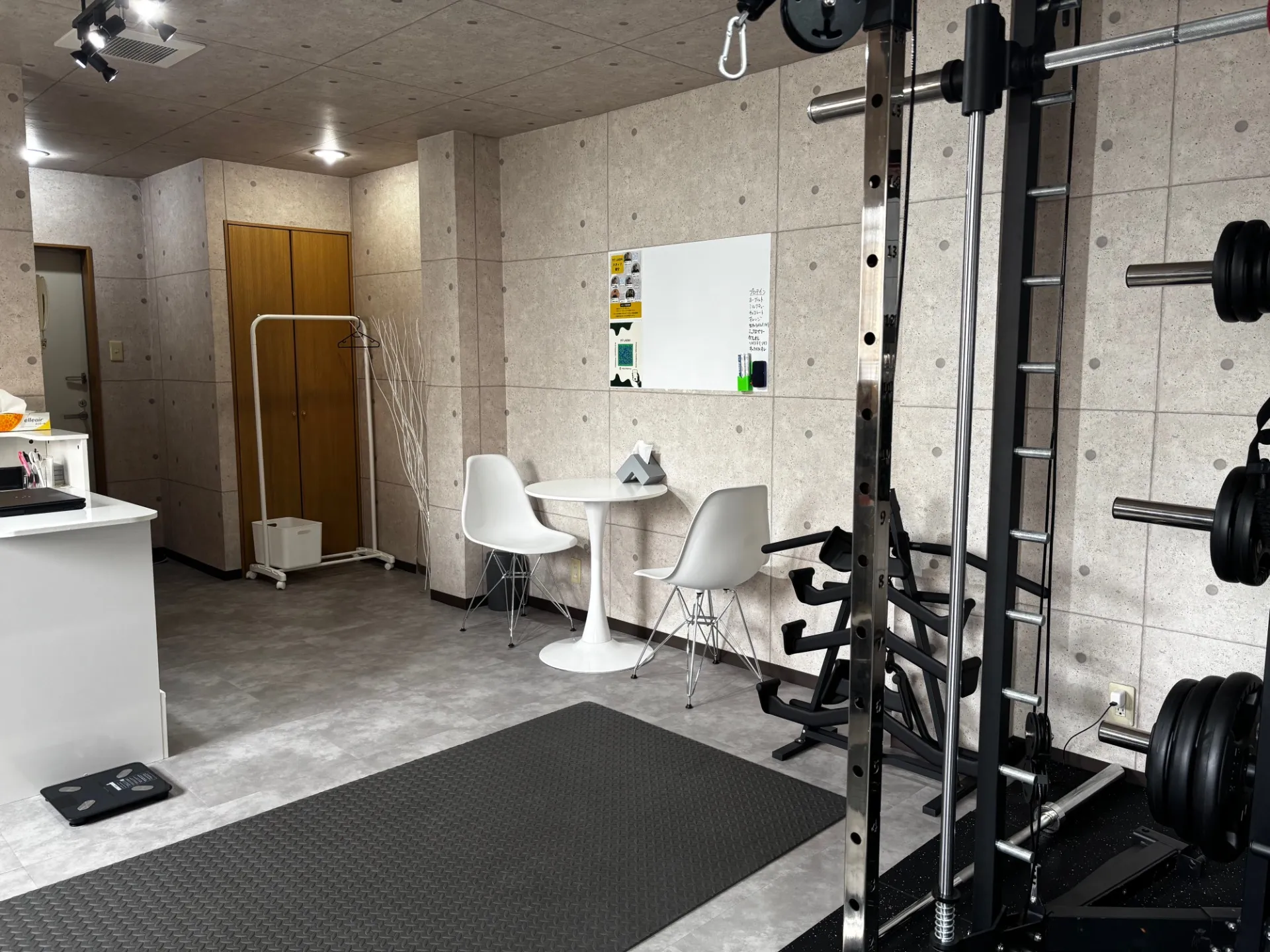 お店の内装風景