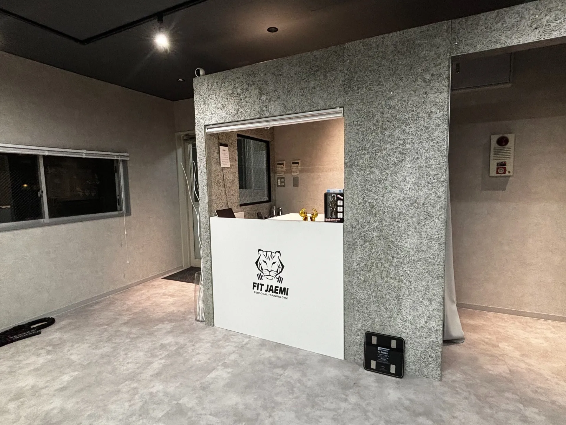塚本店/カウンター正面